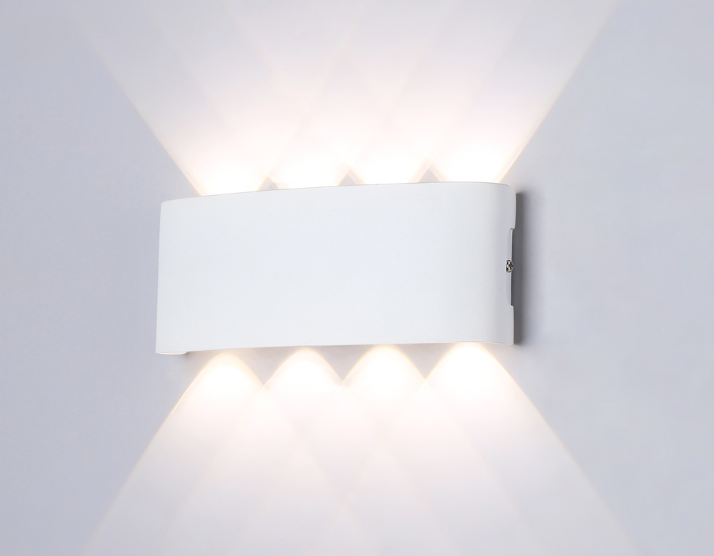 ST4461/8 WH белый IP65 LED 4200K 8W 210*80*46