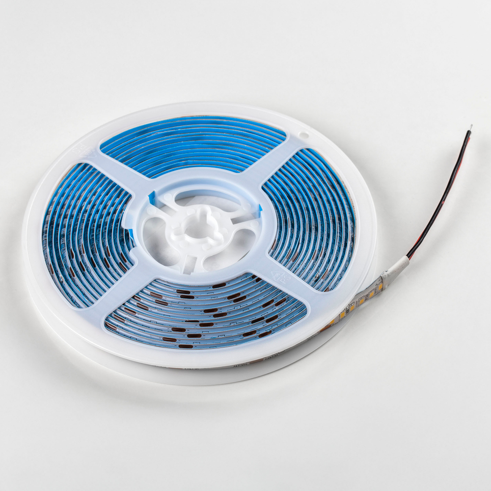 421053 Лента LIGHTSTAR LED 24V 14W 180leds/M 1900LM/M 3000K IP65 1шт = 5м