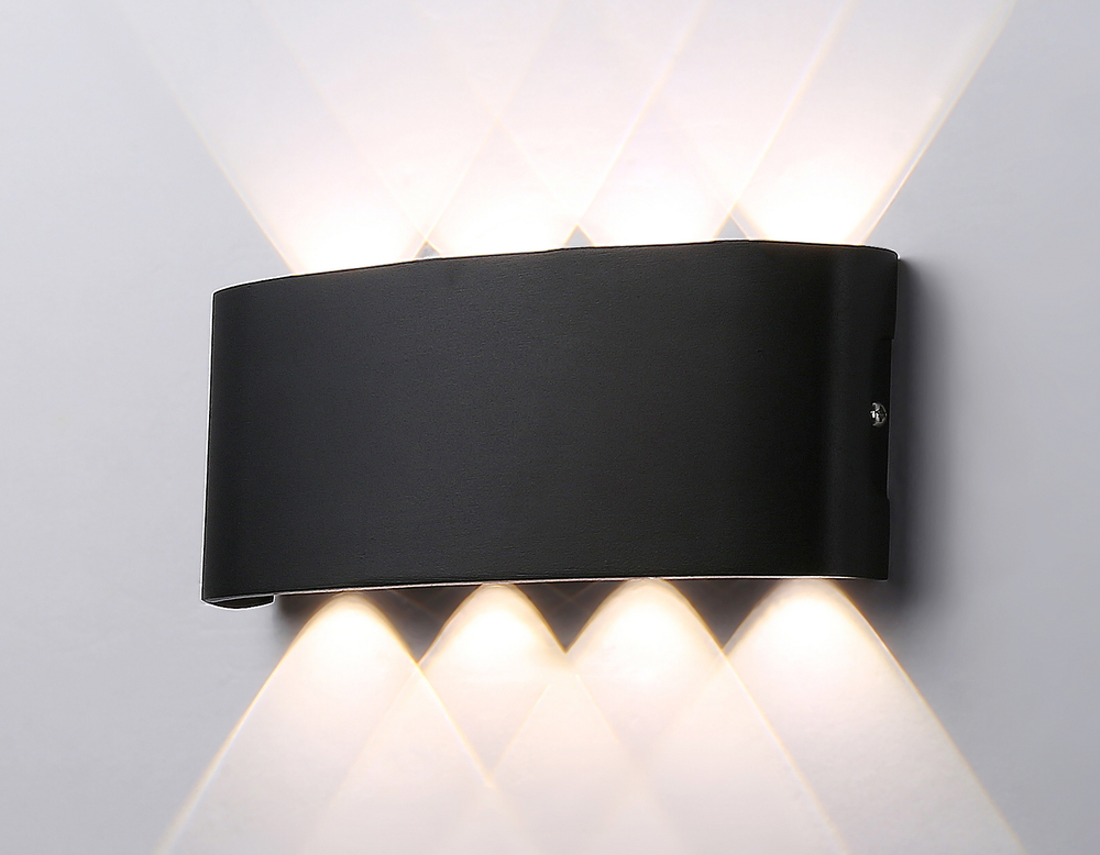 ST4464/8 BK черный IP65 LED 4200K 8W 210*80*46