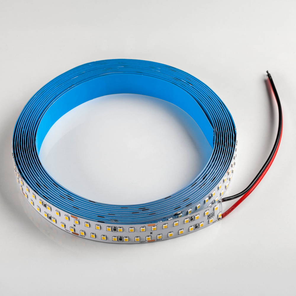 422004 Лента LIGHTSTAR LED 24V 30W 280leds/M 3000LM/M 4000K IP20 1шт = 5м