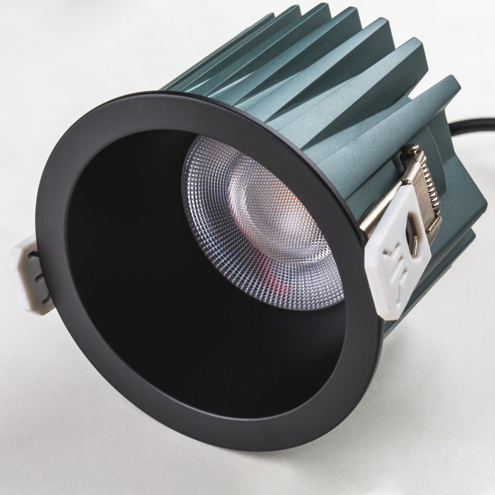 385347 Светильник CICLONE CYL 12W LED 923LM 36G ЧЕРНЫЙ 4000K IP44