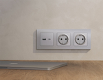 MA511010 Комплект механизма розетки ALFA Сталь матовый 2USB A+C 20W (быстрая зарядка) QUANT (AP5110, VM177)