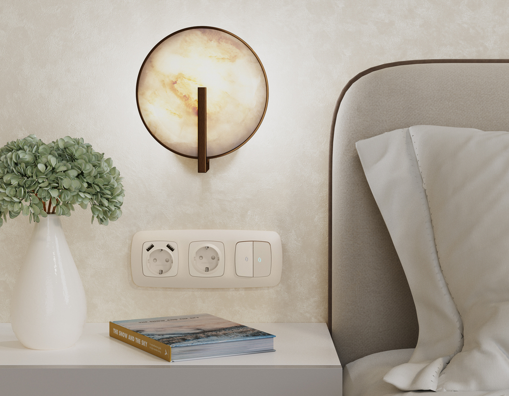 MO329010 Комплект механизма электрической розетки OMEGA Бежевый матовый 2USB A+A 18W (быстрая зарядка) с/з QUANT (OP3290, VM155)