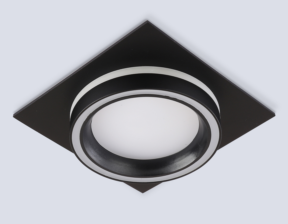 TU5230 BK черный IP20 GX70 D150*150*52