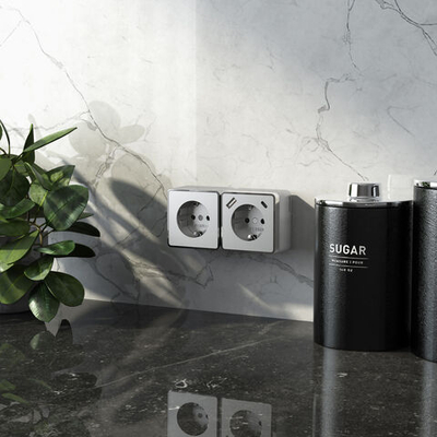 Розетка с заземлением, шторками и USB тип A+C Gallant серебряный W5071706
