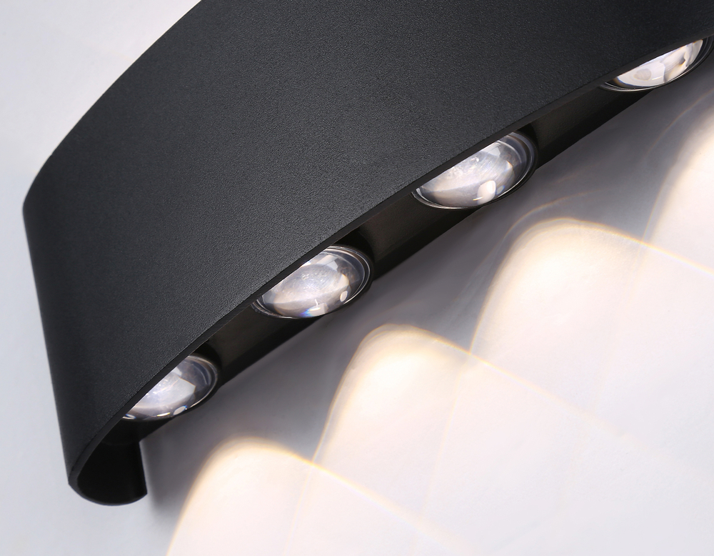ST4464/8 BK черный IP65 LED 4200K 8W 210*80*46