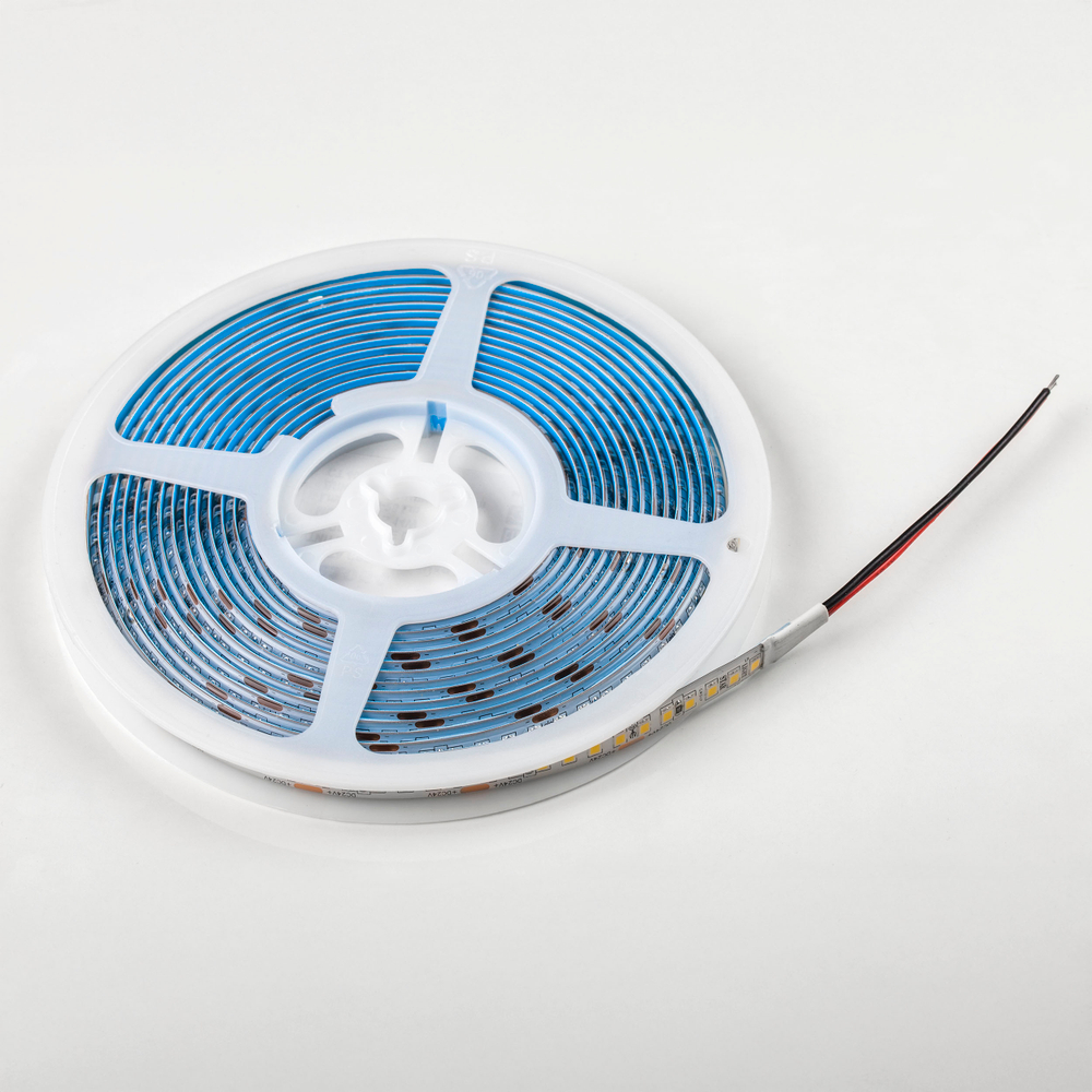 421054 Лента LIGHTSTAR LED 24V 14W 180leds/M 1900LM/M 4000K IP65 1шт = 5м