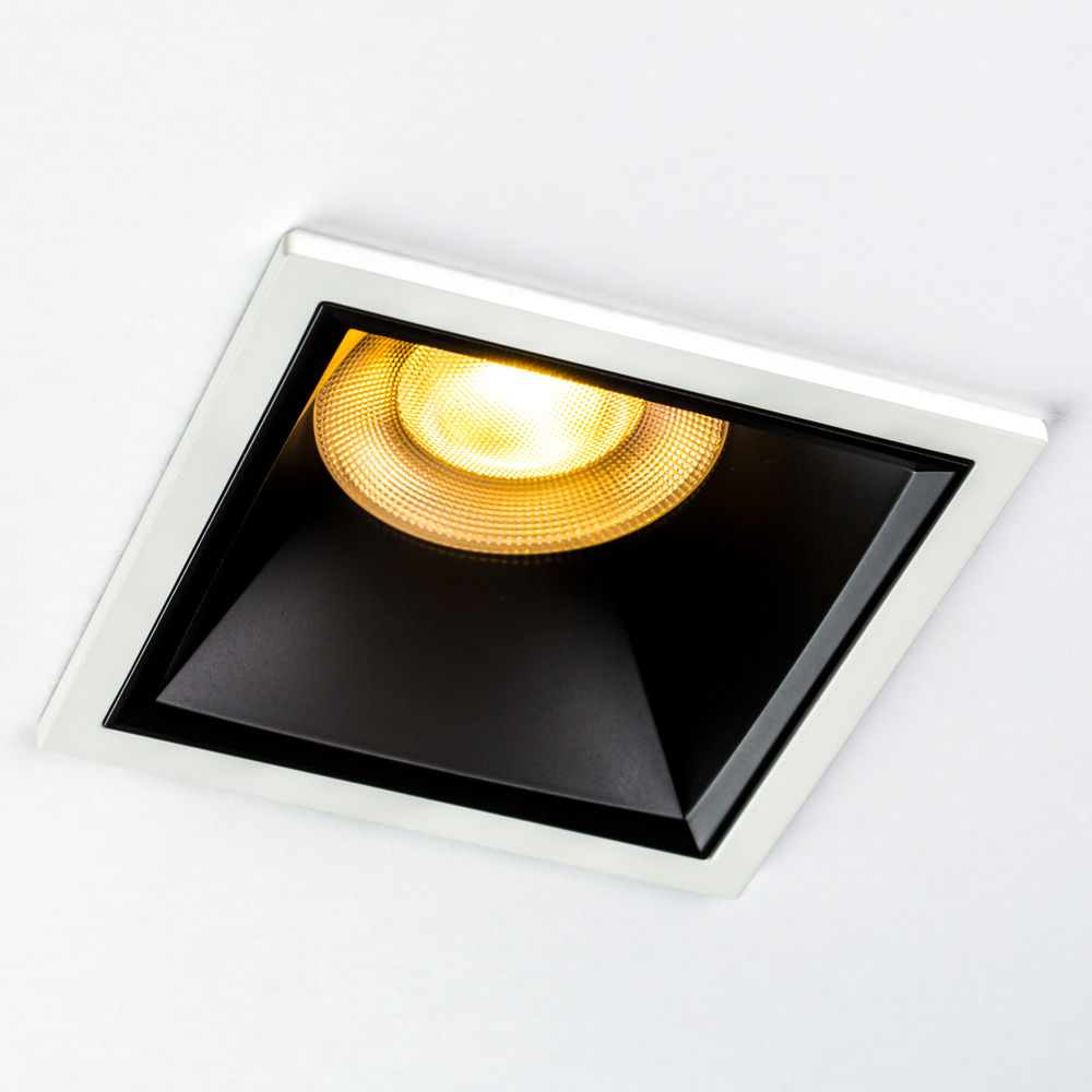 385437 Светильник CICLONE QUAD 12W LED 923LM 60G БЕЛЫЙ/ЧЕРНЫЙ 3000K IP65