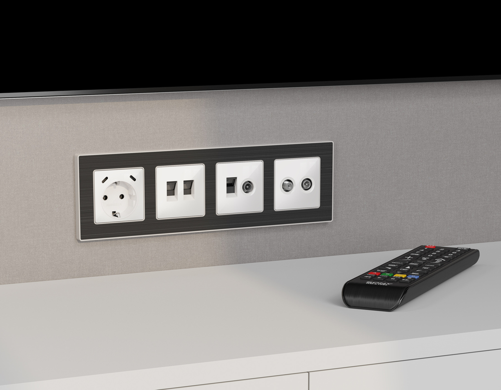MA112510 Комплект механизма розетки компьютерной + TV оконечной RJ-45 с автоматической защитной шторкой ALFA Белый глянец QUANT (AP1125, VM195)