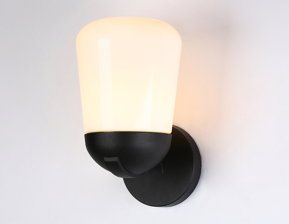 ST2083 BK/FR черный/белый матовый IP54 E27 max 40W 260*150*185
