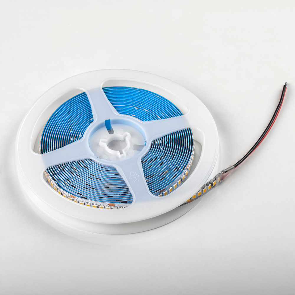 421023 Лента LIGHTSTAR LED 24V 24W 240leds/M 2400LM/M 3000K IP20 1шт = 5м