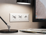 MA109010 Комплект механизма электрической розетки ALFA Белый глянец 2USB A+A 18W (быстрая зарядка) с/з QUANT (AP1090, VM155)