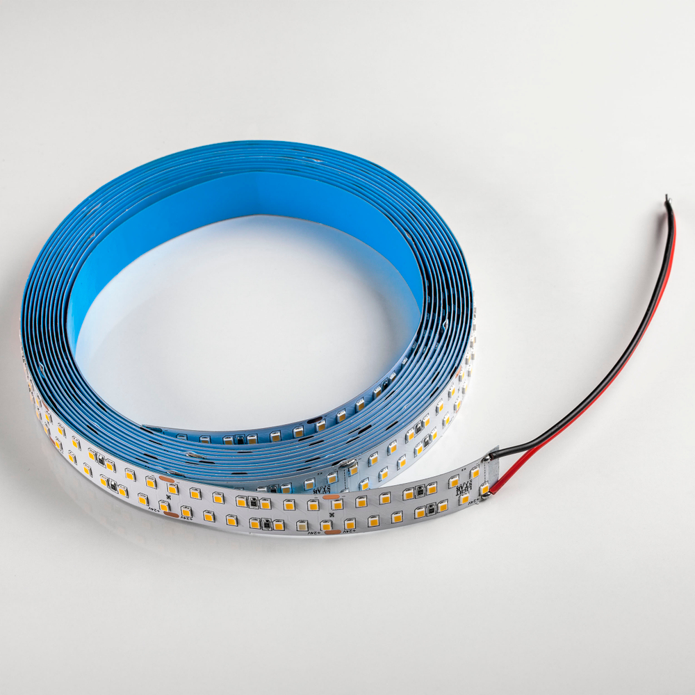 422003 Лента LIGHTSTAR LED 24V 30W 280leds/M 3000LM/M 3000K IP20 1шт = 5м