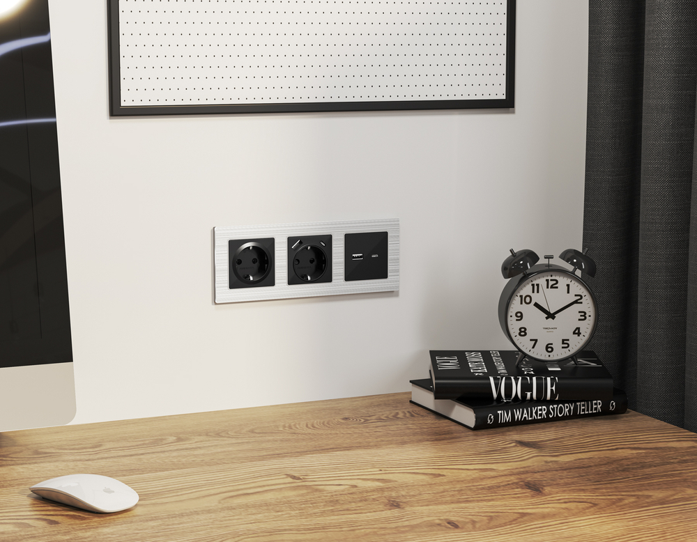 MA811010 Комплект механизма розетки ALFA Черный матовый 2USB A+C 20W (быстрая зарядка) QUANT (AP8110, VM177)