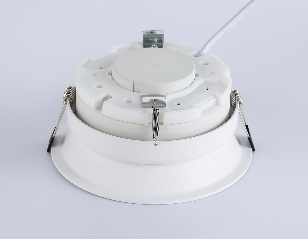 TU51813 WH белый GX70 max 20W D145*44